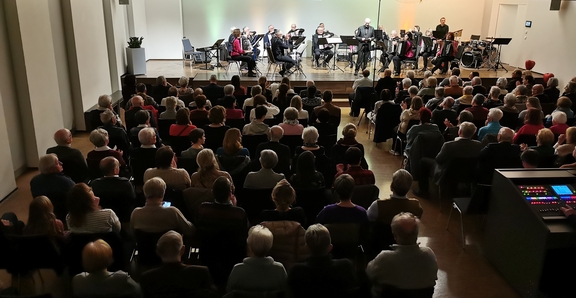 Begr&uuml;&szlig;ung